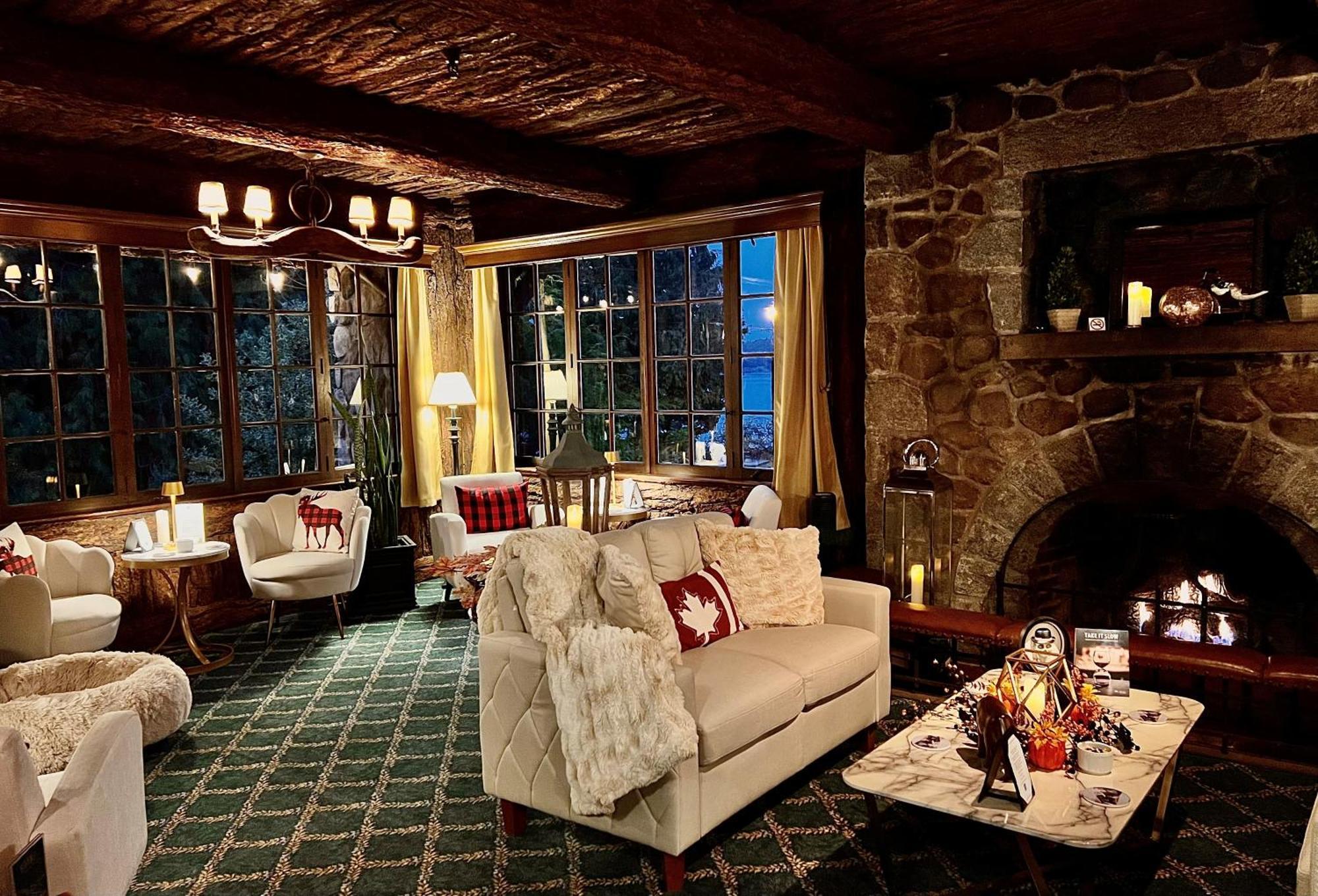 The Latch Inn Sidney Exterior photo